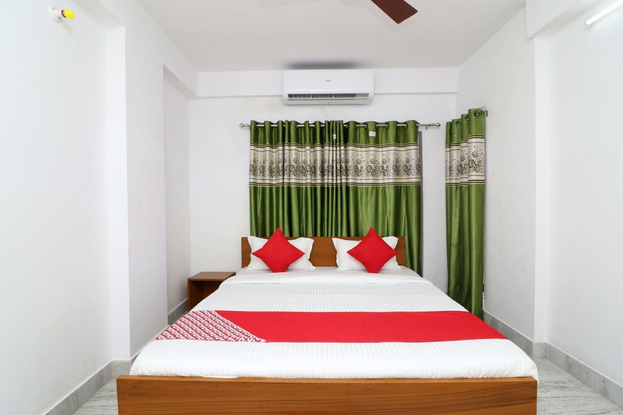 Oyo 30269 Amar Raj Inn Kolkata Eksteriør bilde